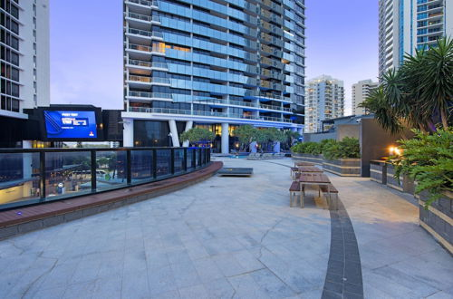 Photo 16 - 2Bed Spa - Circle on Cavill - Wow Stay