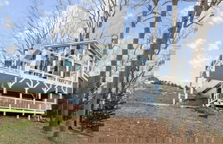 Photo 2 - Tree Top Get Away by Avantstay Amazing Lake View