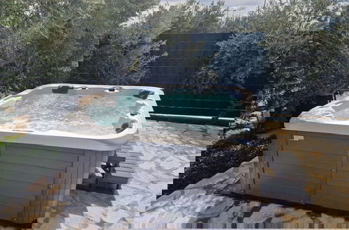 Foto 41 - Luxury villa complex Pendolino with heated pool and jacuzzi