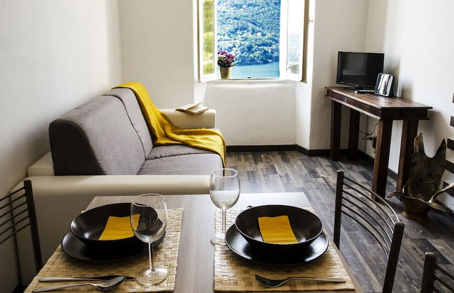 JOIVY Stunning 2-BR Flat w/ Balcony - Foto 15