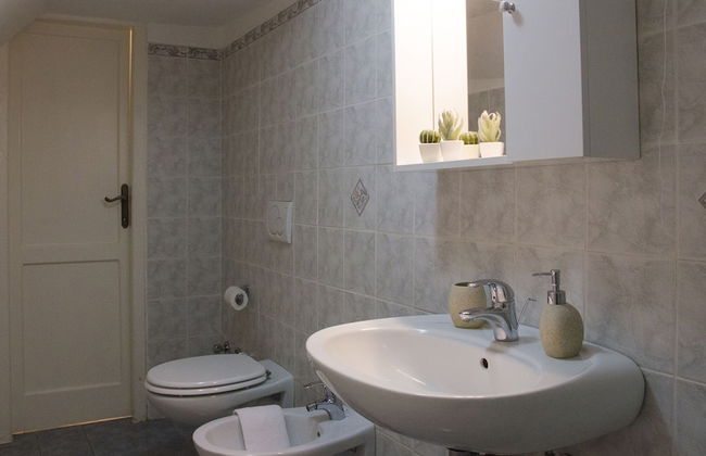 JOIVY Stunning 2-BR Flat w/ Balcony - Foto 21