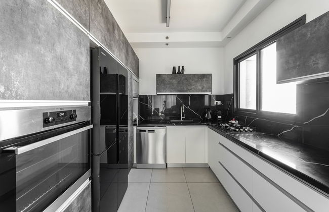 Sea-side 4 BR Apt with Gym - Foto 13