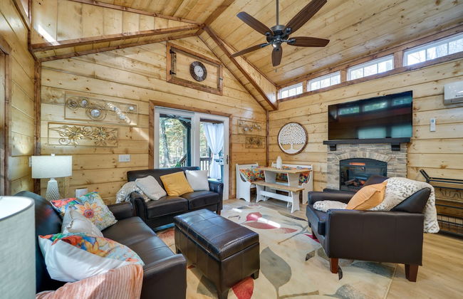 Hook, Line, & Sinker Retreat: Fireplace, Grill - Foto 11