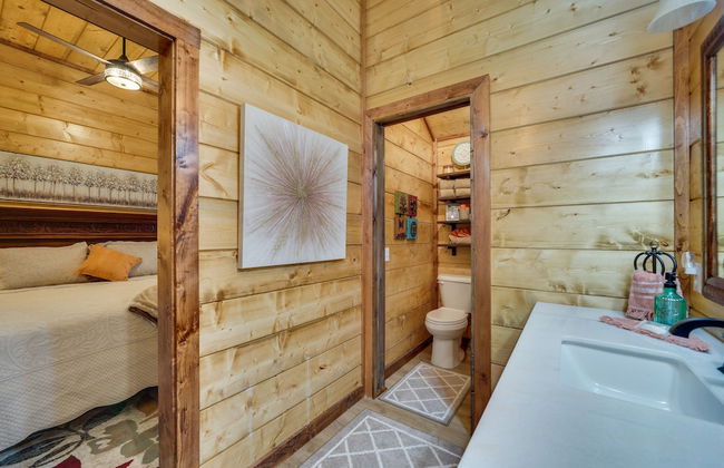 Hook, Line, & Sinker Retreat: Fireplace, Grill - Foto 21