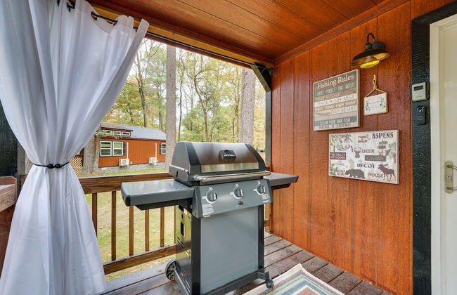 Hook, Line, & Sinker Retreat: Fireplace, Grill - Foto 10