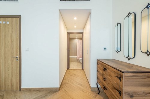 Photo 6 - SuperHost - Chic Modern 1BR Apt Retreat with City View
