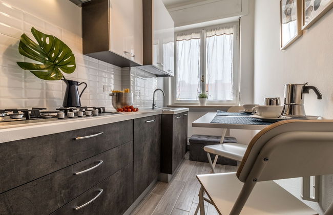 JOIVY Modern 1-Bed Flat W/Balcony - Photo 19