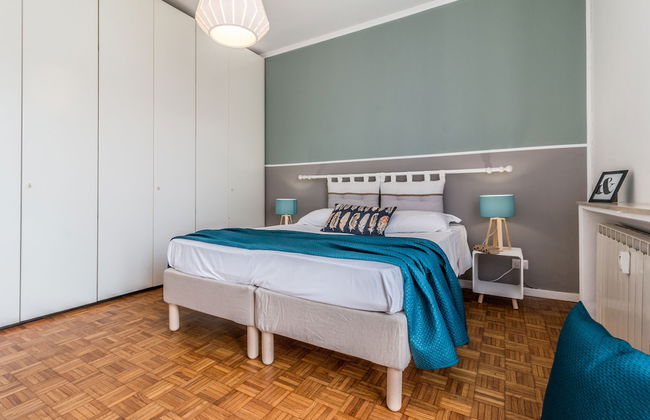 JOIVY Modern 1-Bed Flat W/Balcony - Photo 12