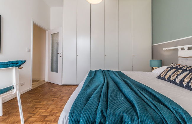 JOIVY Modern 1-Bed Flat W/Balcony - Photo 10