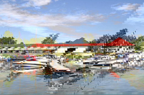 Photo 15 - Aparthotel by Lake Heidensee With Boat Rentals