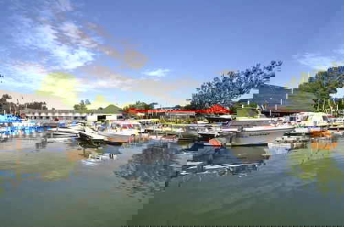 Photo 13 - Aparthotel by Lake Heidensee With Boat Rentals