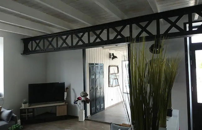 Magnificent Villa in Nuaille-d'aunis With Wellness - Foto 17