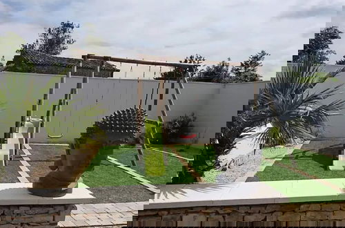 Foto 42 - Magnificent Villa in Nuaille-d'aunis With Wellness