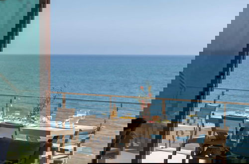 Foto 48 - Malibu Beach House Bliss by Avantstay Beachfront + Private Beach Access