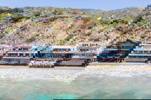 Foto 1 - Malibu Beach House Bliss by Avantstay Beachfront + Private Beach Access