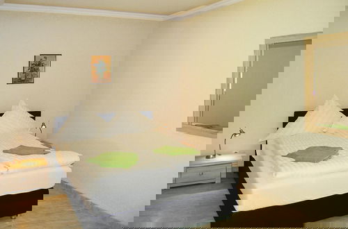 Foto 4 - Terraced House With Pool and Sauna, Sieciemin