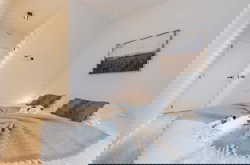 Foto 59 - Beautiful Apartment With Terrace and Parking