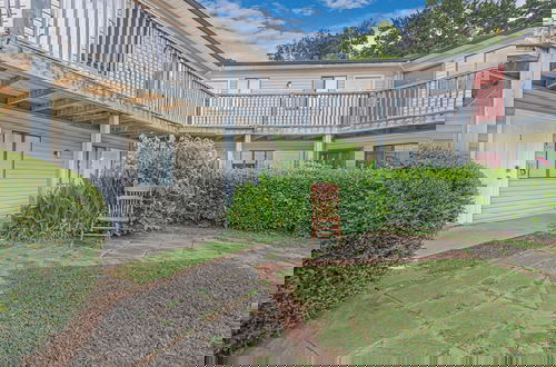 Foto 6 - Spacious Studio Apartment Near Botanical Gardens
