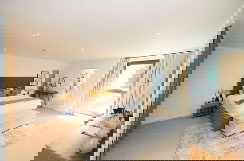 Photo 4 - The Putney Wonder - Dazzling 3bdr Flat With Garden