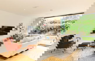 Foto 1 - The Putney Wonder - Dazzling 3bdr Flat With Garden