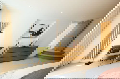 Photo 19 - The Putney Wonder - Dazzling 3bdr Flat With Garden