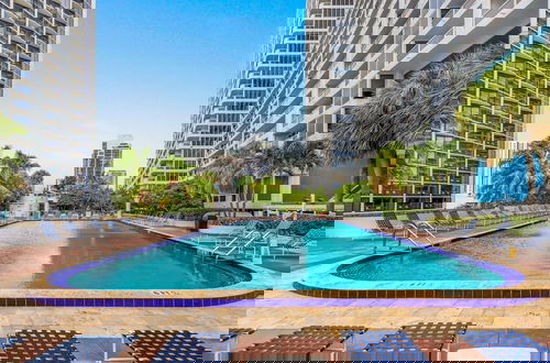 Photo 3 - Unforgettable Waterside Next to Art Basel Context