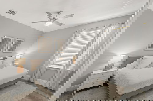 Foto 4 - Canopy Cove Stunning 2BR Apt Heart of Downtown