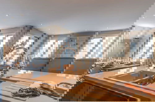 Foto 13 - Spacious Apartment With Lateral sea View