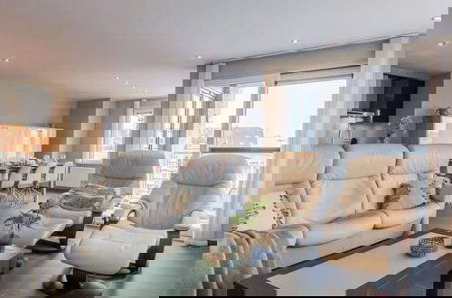 Foto 1 - Spacious Apartment With Lateral sea View