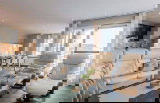Foto 1 - Spacious Apartment With Lateral sea View