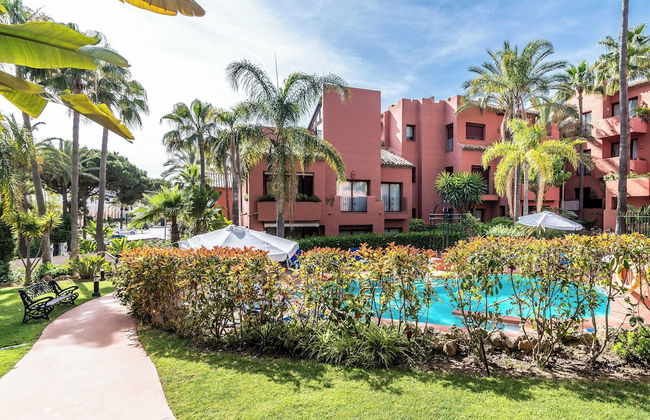 Luxury 2-bed Apartment Elviria - Pool, Sauna & gym - Foto 32