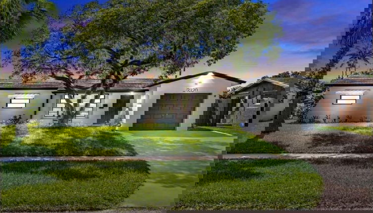 Foto 1 - Casa Maya 3BR Home With Pool Near Hard Rock Casino