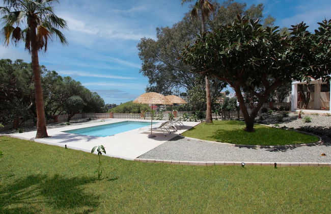 Tess Villa Olmos in M Laga - Photo 21