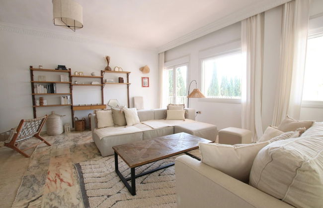Tess Villa Olmos in M Laga - Photo 2