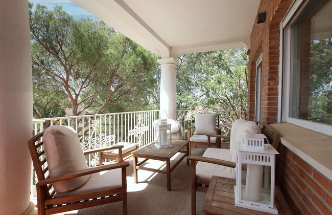 Tess Villa Olmos in M Laga - Photo 33