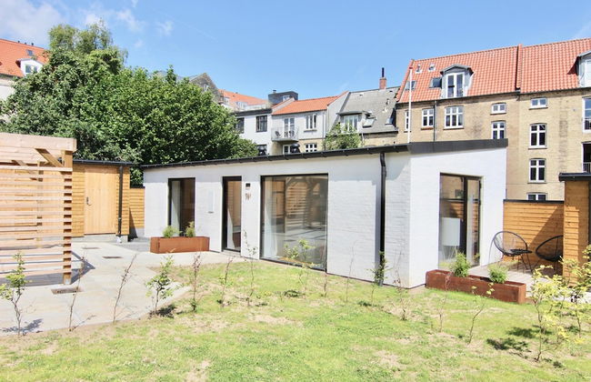Private 1-bed Townhouse w Terraces - Foto 1