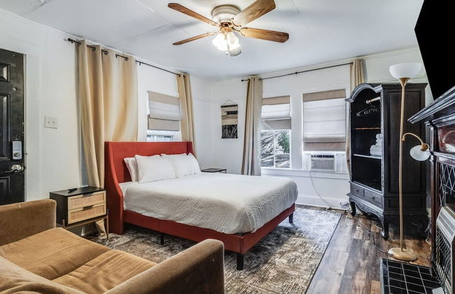 Jefferson Flat - Balcony Suite - Photo 1