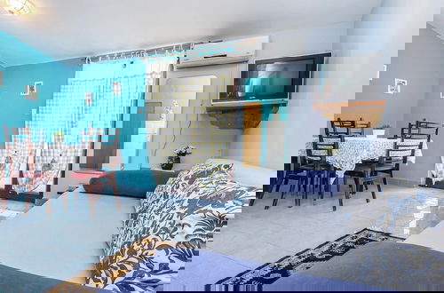 Photo 3 - Apartment in Private House With Shared Pool