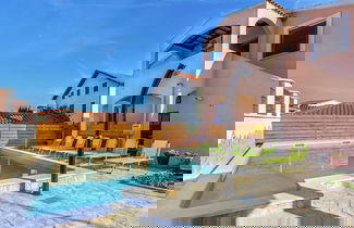 Foto 1 - Apartment in Private House With Shared Pool