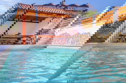 Photo 13 - Apartment in Private House With Shared Pool