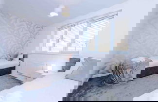 Photo 3 - Lovely three bed home Manchester