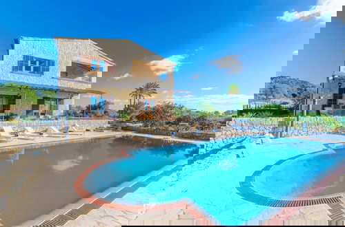 Foto 1 - Ca Na Ramona With 4 Bedrooms and 5 Bathrooms