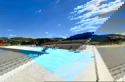 Foto 58 - Welcoming Holiday Home in Urbania With Pool
