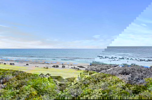 Foto 35 - Grovey by the Sea by Avantstay Oceanfront, Private Beach, Pool Access