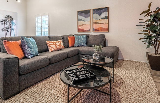 New Listing! Stylish 4 Bdrm W/pool and Game Room - Foto 20