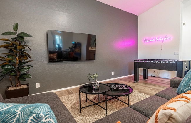 New Listing! Stylish 4 Bdrm W/pool and Game Room - Foto 1