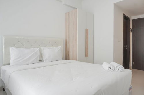 Photo 3 - Minimalist And Enjoy Living Studio Room At Citra Living Apartment