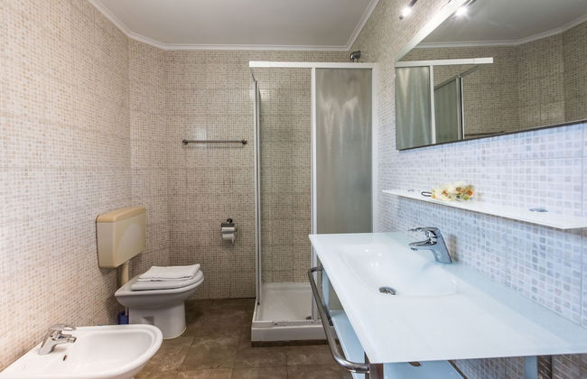 Bella Breeze Resort - Photo 14