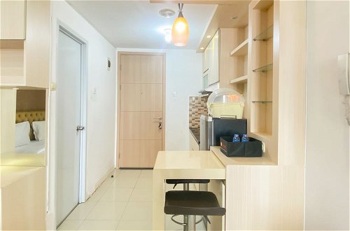 Foto 11 - Best Location And Simply Studio Room At Bassura City Apartment