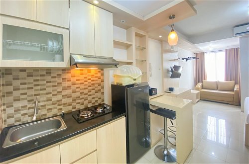 Foto 10 - Best Location And Simply Studio Room At Bassura City Apartment